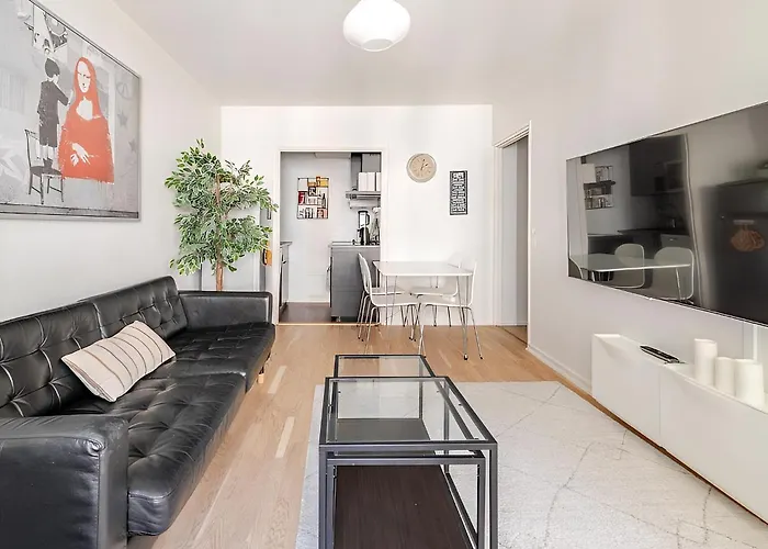 Home In Design District - Keybox Check-In, Balcony, Netflix
